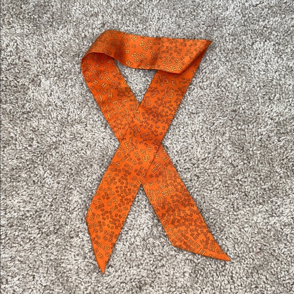 Hermes 100% silk twilly. - Picture 7 of 8